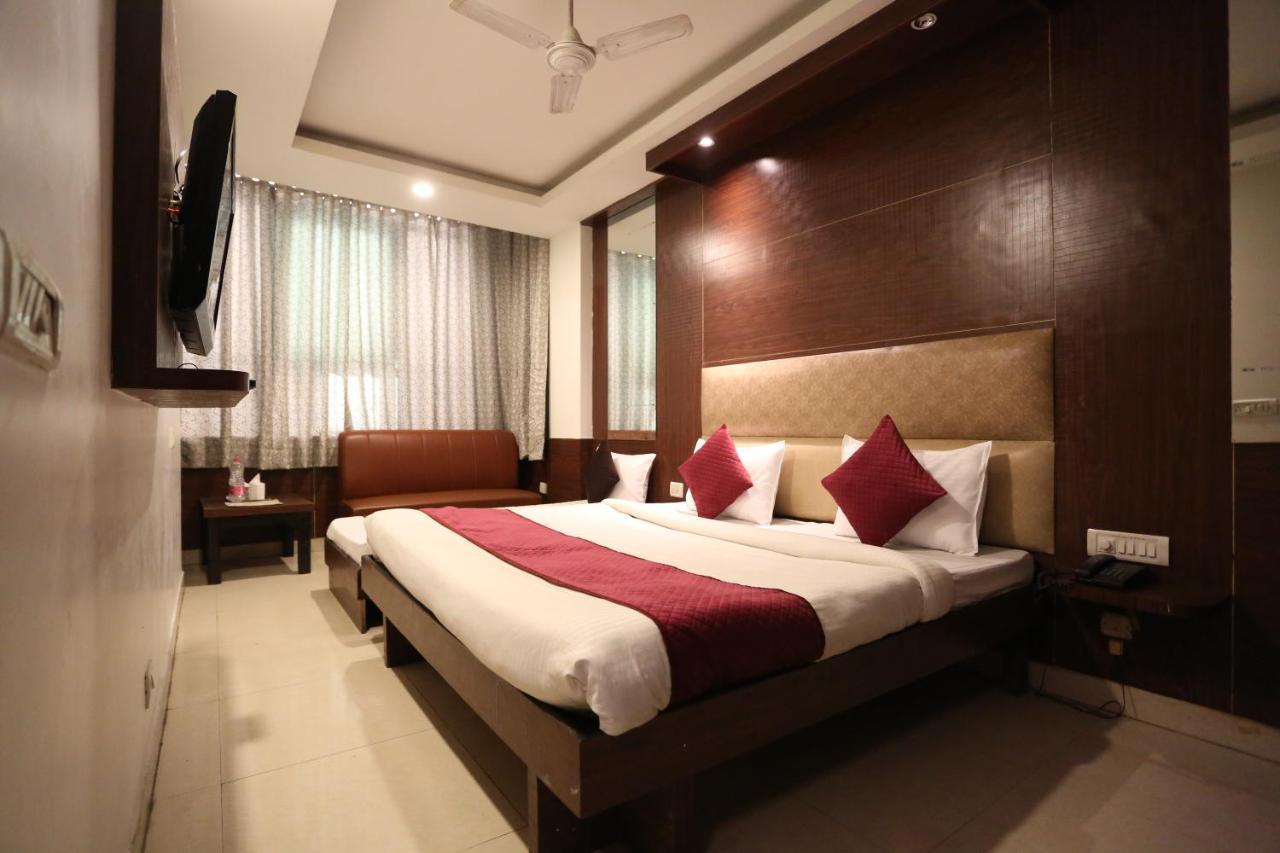 Hotel Grand Urban Luxury Near Delhi Airport 뉴델리 외부 사진