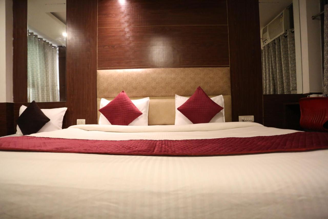 Hotel Grand Urban Luxury Near Delhi Airport 뉴델리 외부 사진